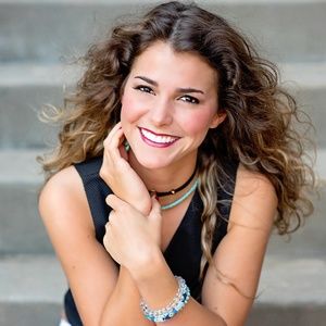 Meet your Posher, Abbi